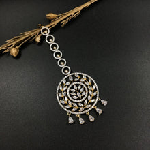 Zircon/AD Maang Tikka 3304-08 - Dazzles Jewellery