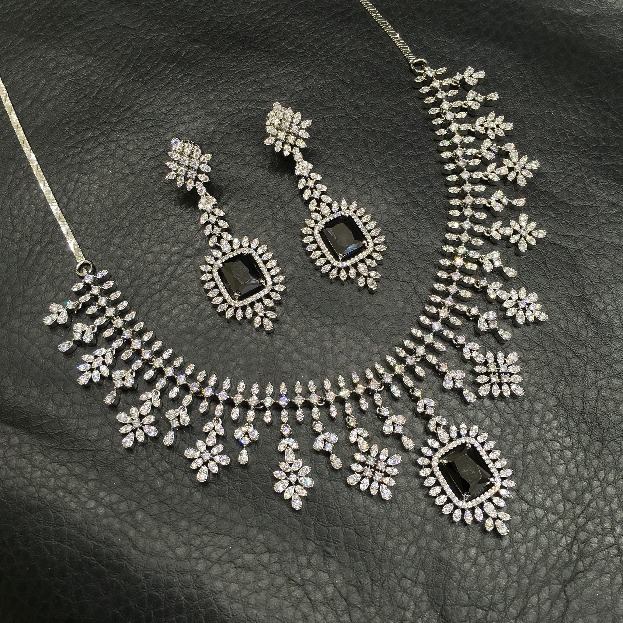 Round Neck Zircon/AD Necklace Set 4131-69 - Dazzles Jewellery