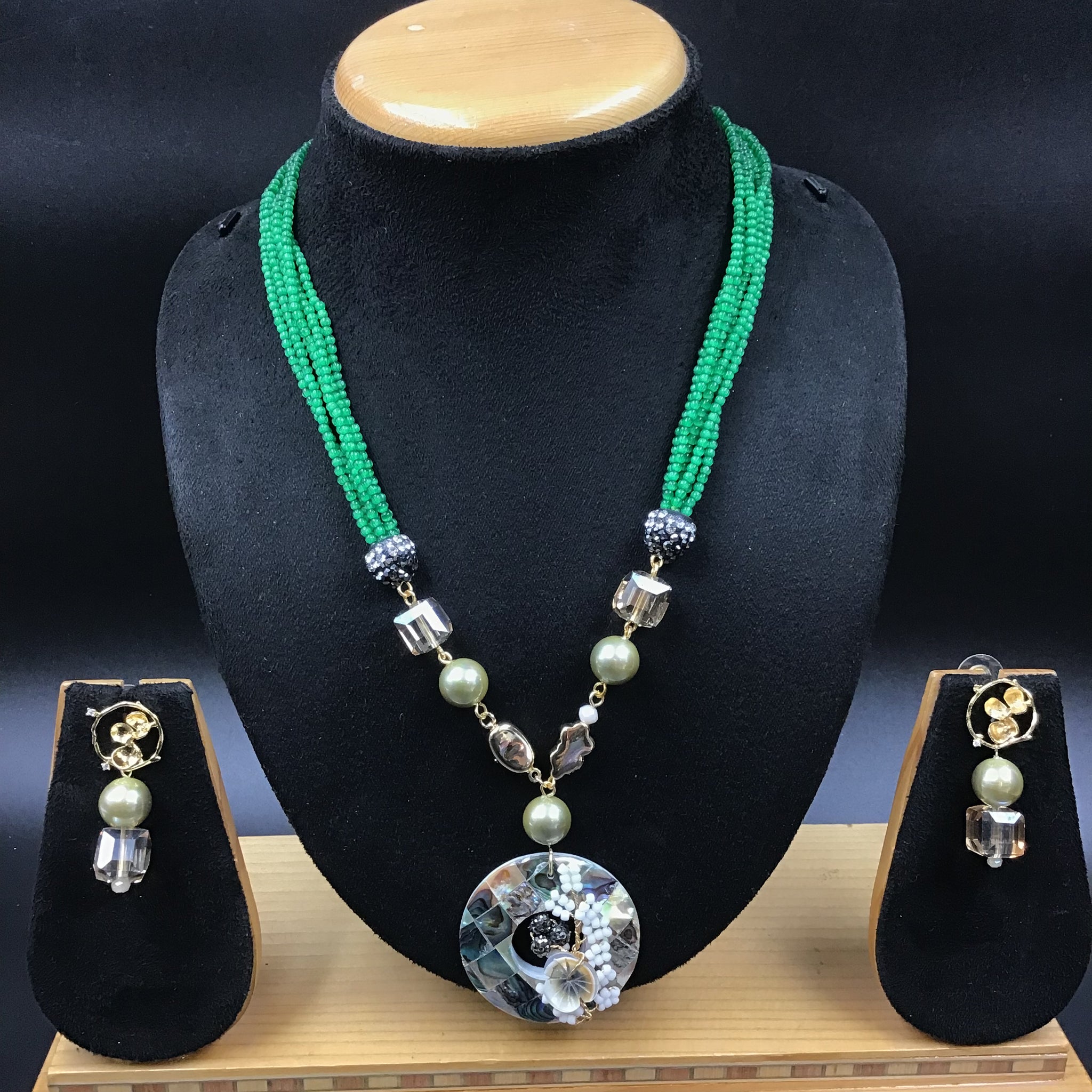 Stylish Pendant Set 3480-68 - Dazzles Jewellery
