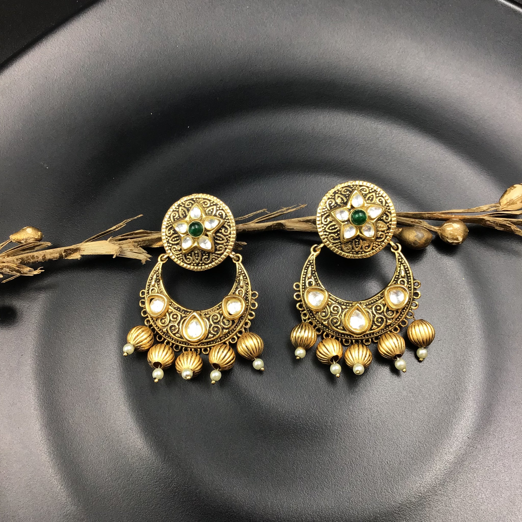 Antique Gold Plated Kundan Chandbali 5605-9670 - Dazzles Jewellery