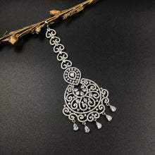 Zircon/AD Maang Tikka 3303-08 - Dazzles Jewellery