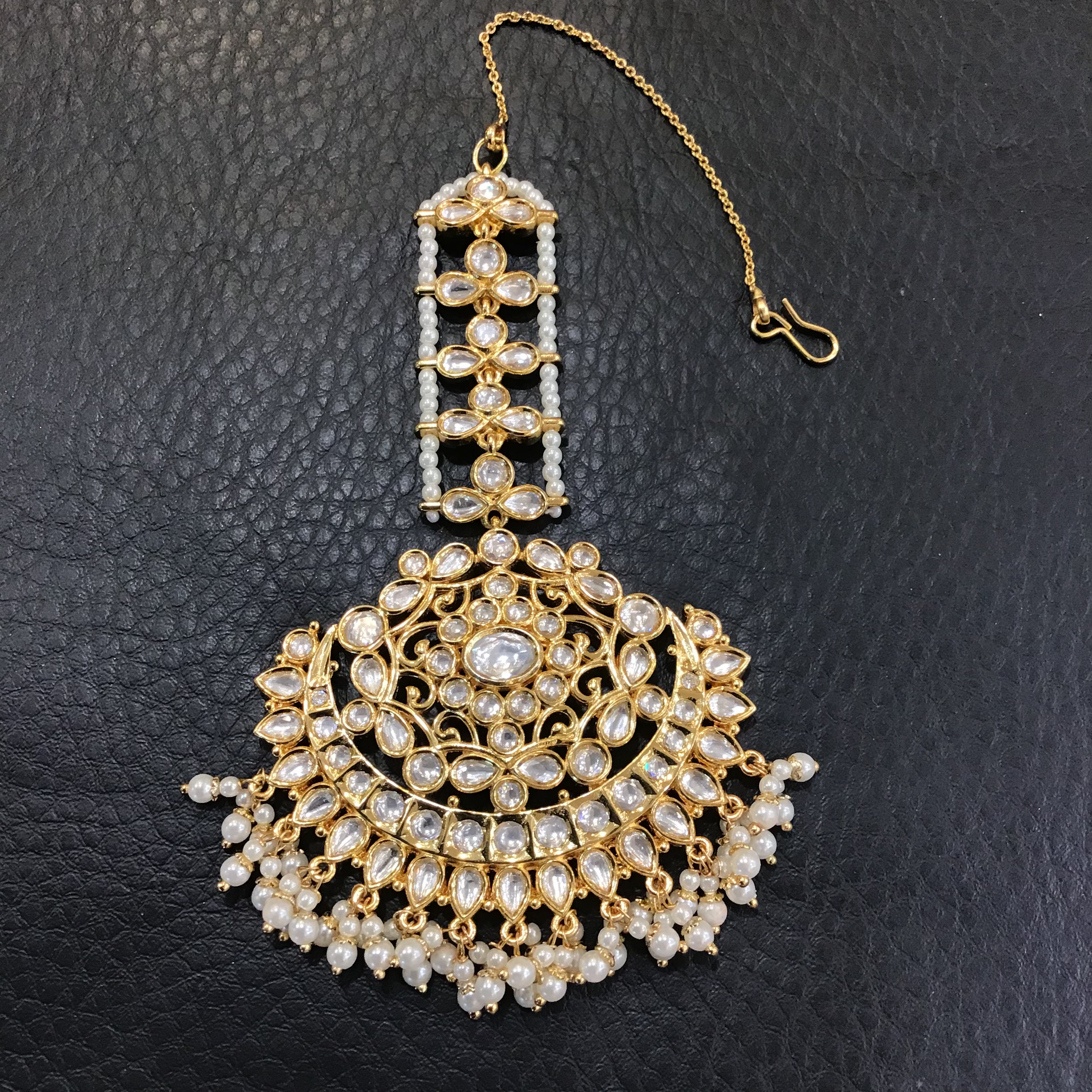 Artificial gold 2025 maang tikka