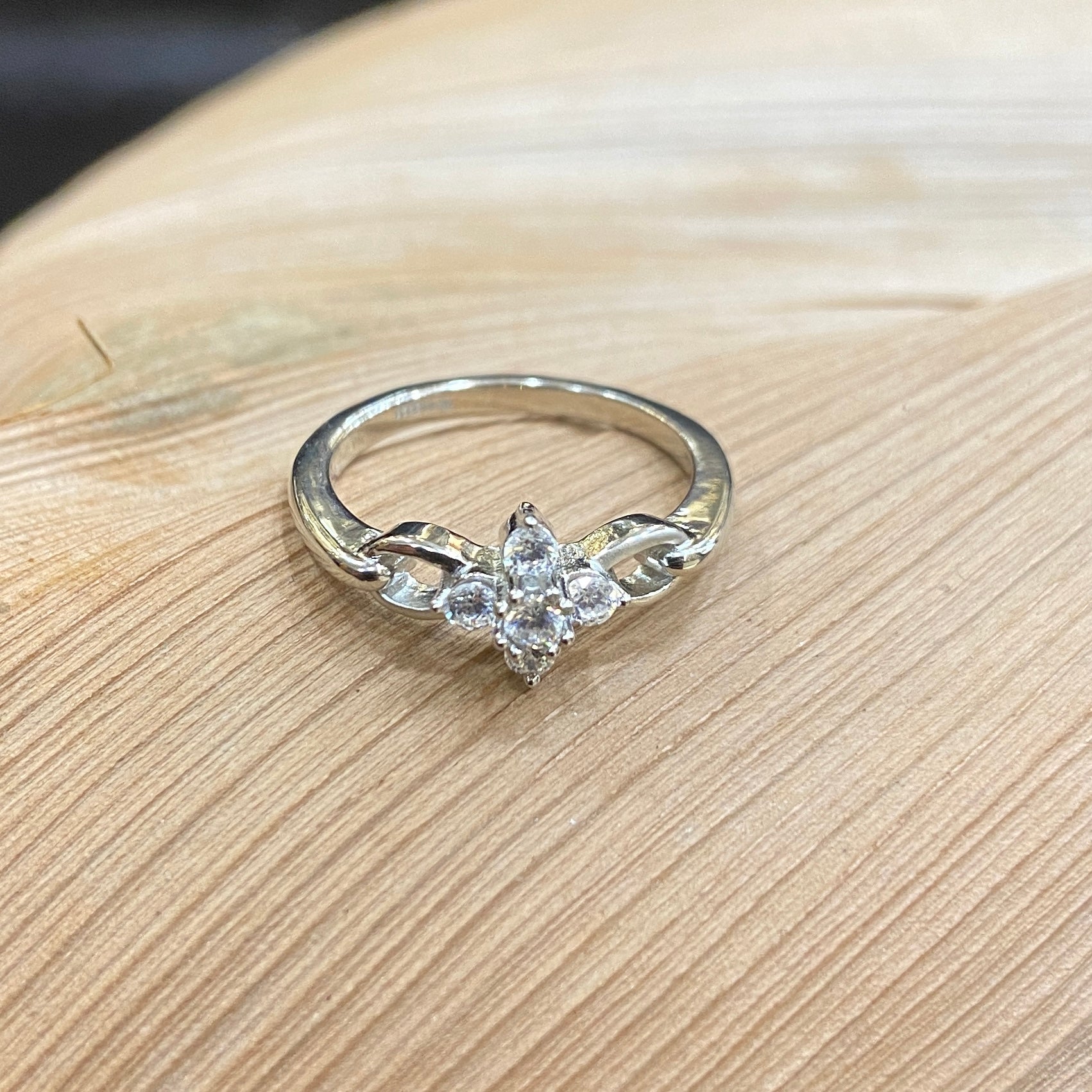 Silver Ring 1756-75 - Dazzles Jewellery