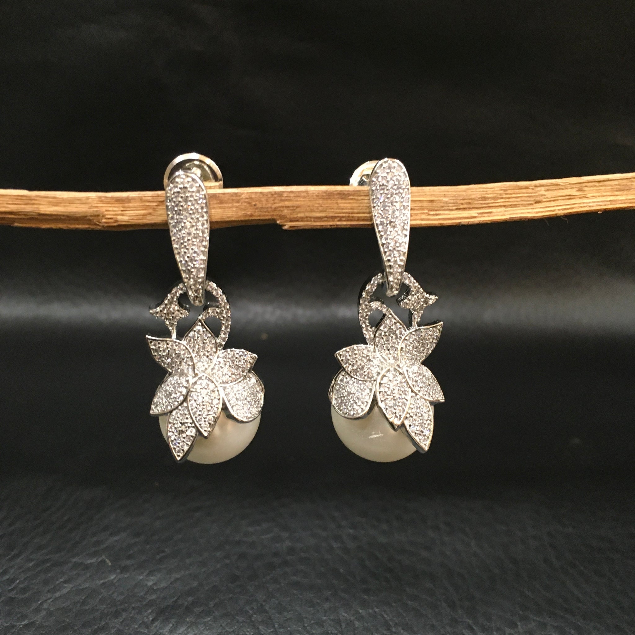 Light Zircon/AD Earring 4182-69 - Dazzles Jewellery