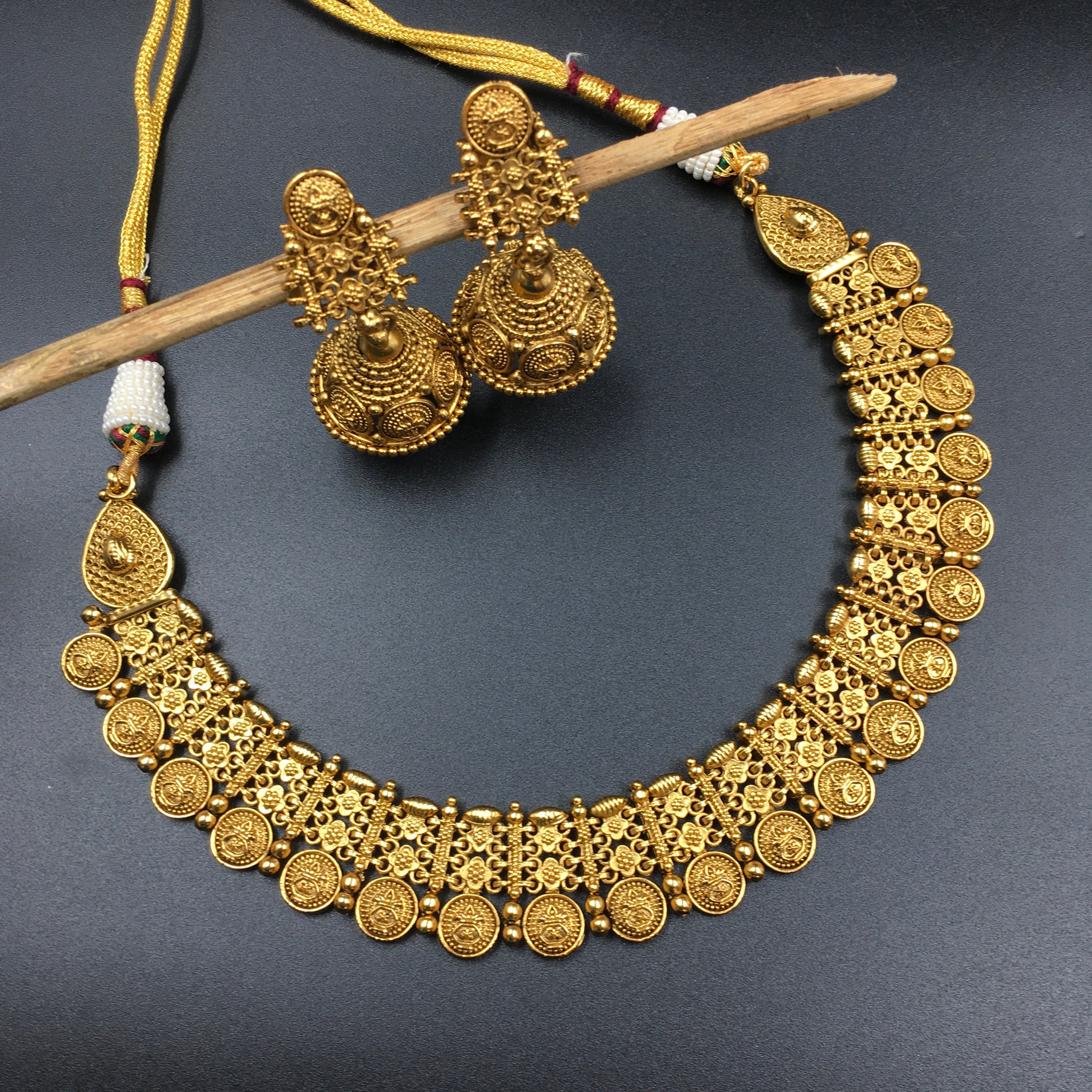 Round Neck Antique Necklace Set 3578-28 - Dazzles Jewellery