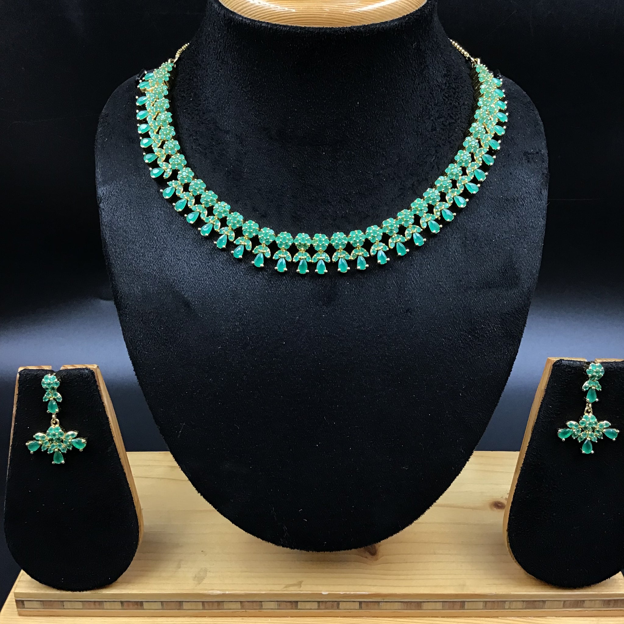 Green Jadau Necklace Set - Dazzles Jewellery