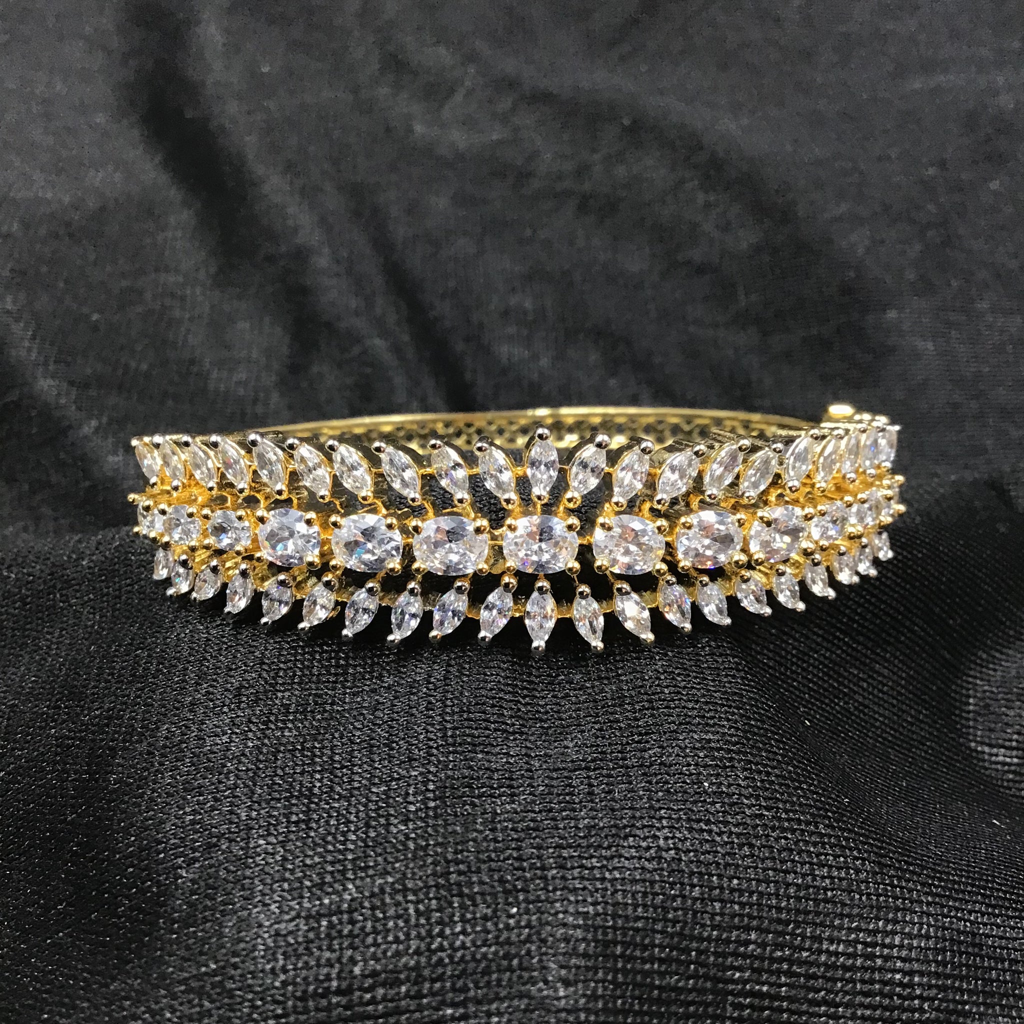 Openable Zircon/AD Bracelet  3215-11 - Dazzles Jewellery