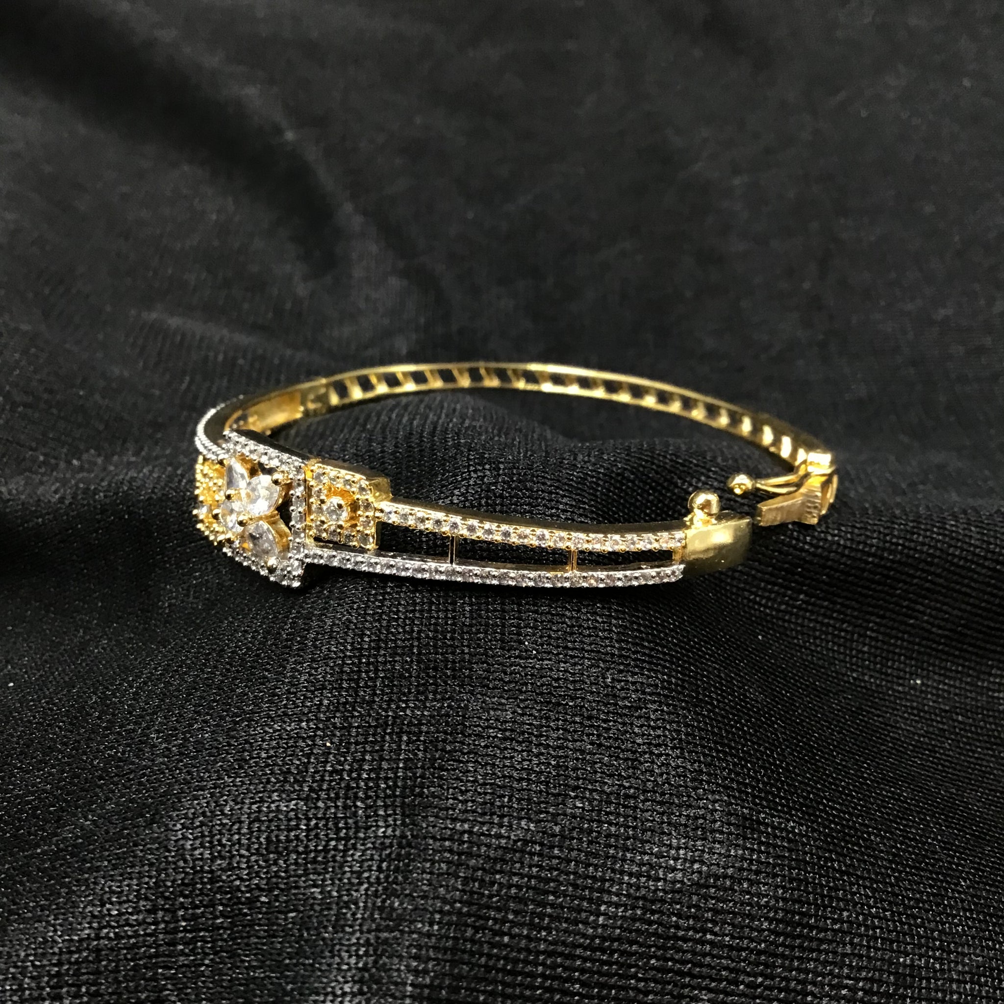 Openable Zircon/AD Bracelet 3249-11 - Dazzles Jewellery