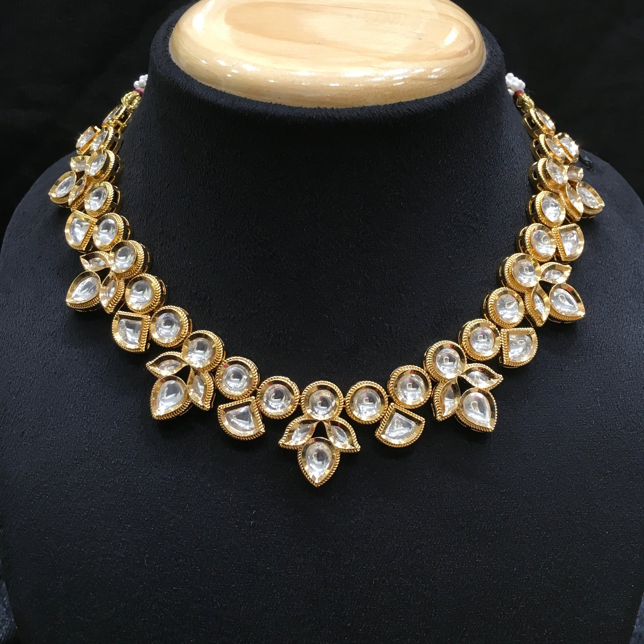 Gold Kundan Necklace Set - Dazzles Jewellery