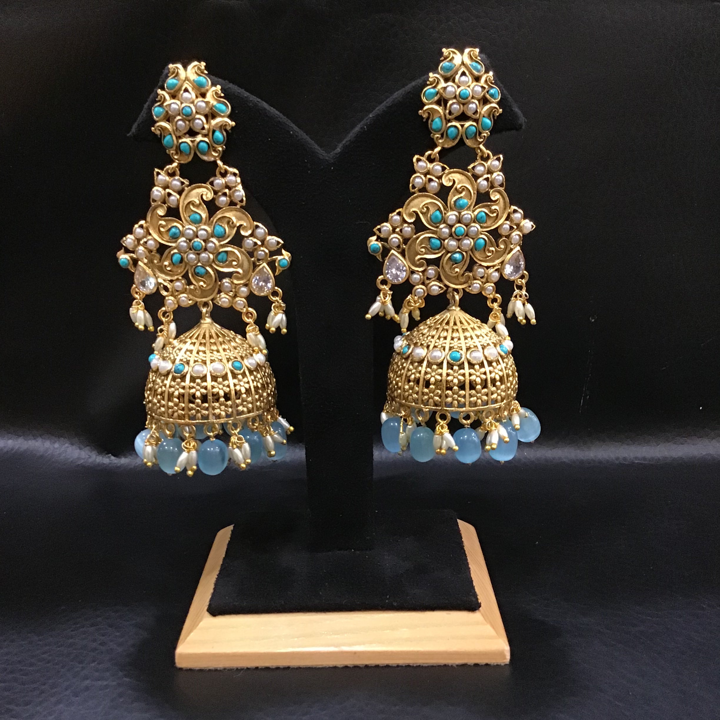 Jhumki look deals