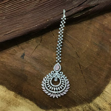 Zircon/AD Maang Tikka 1356-69 - Dazzles Jewellery