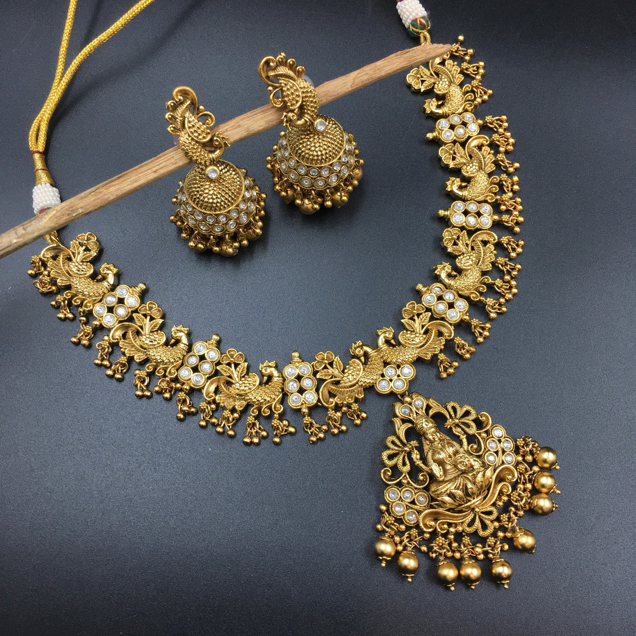 Round Neck Temple Necklace Set 3599-28 - Dazzles Jewellery