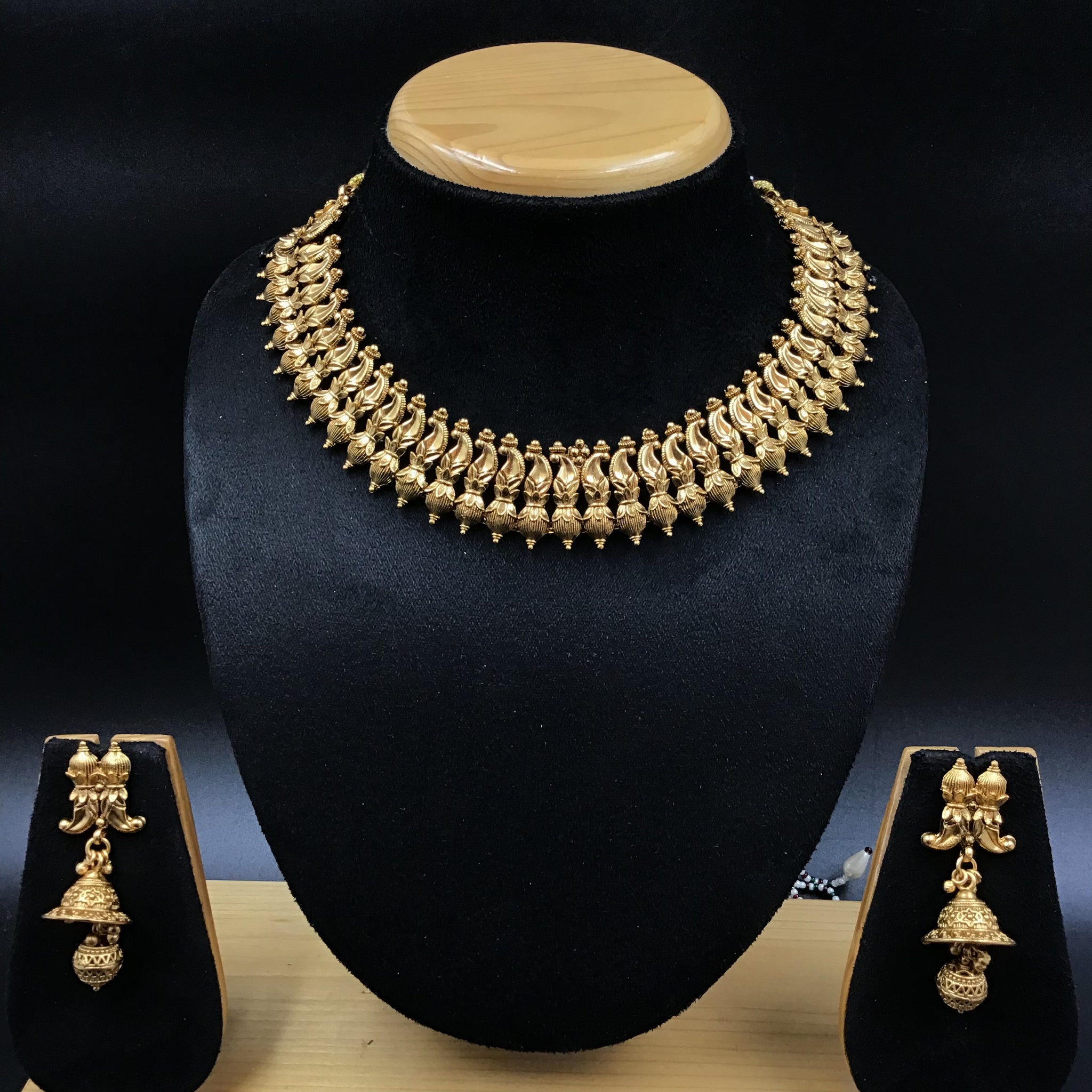 Round Neck Antique Necklace Set 4574-1 - Dazzles Jewellery