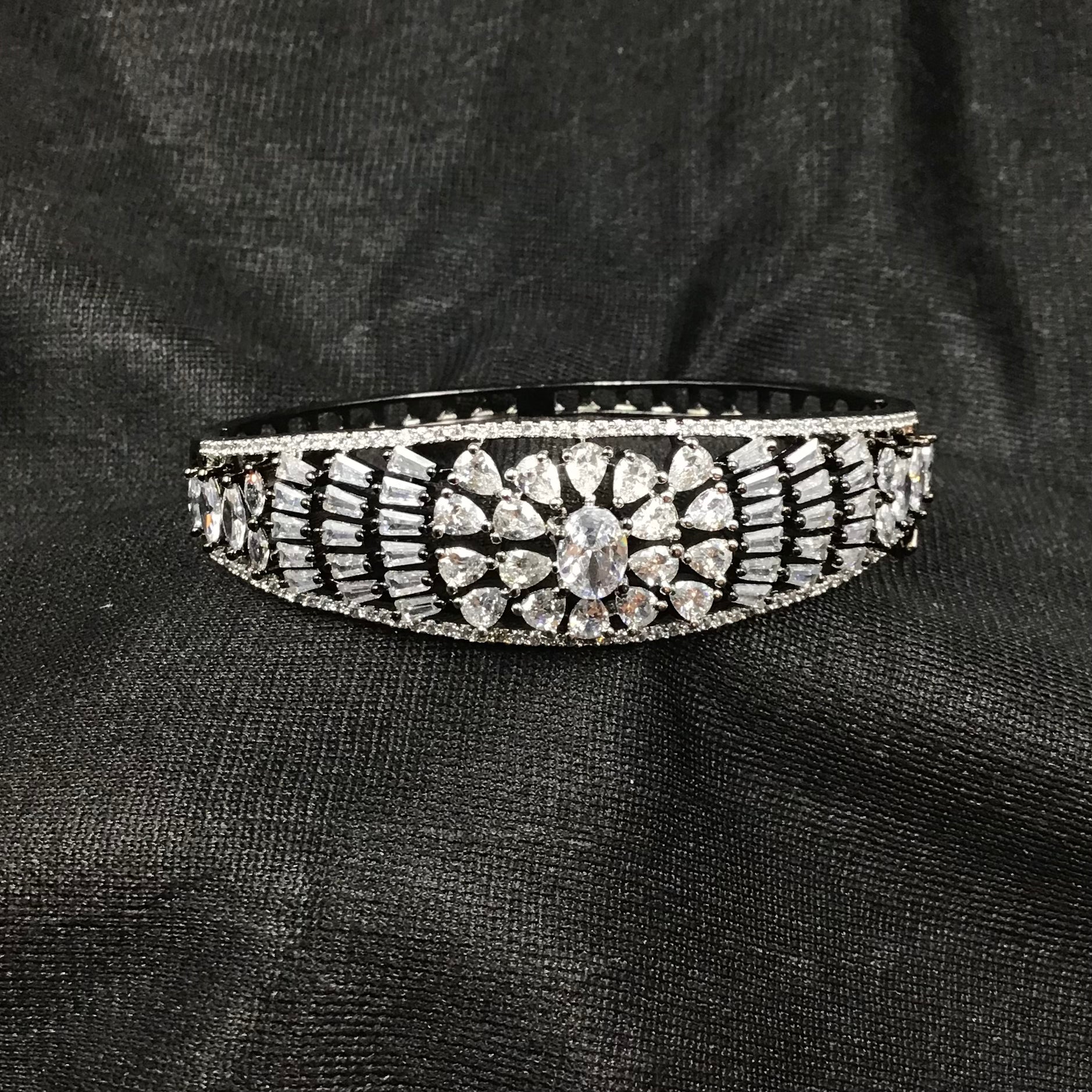 Openable Zircon/AD Bracelet 3225-11 - Dazzles Jewellery