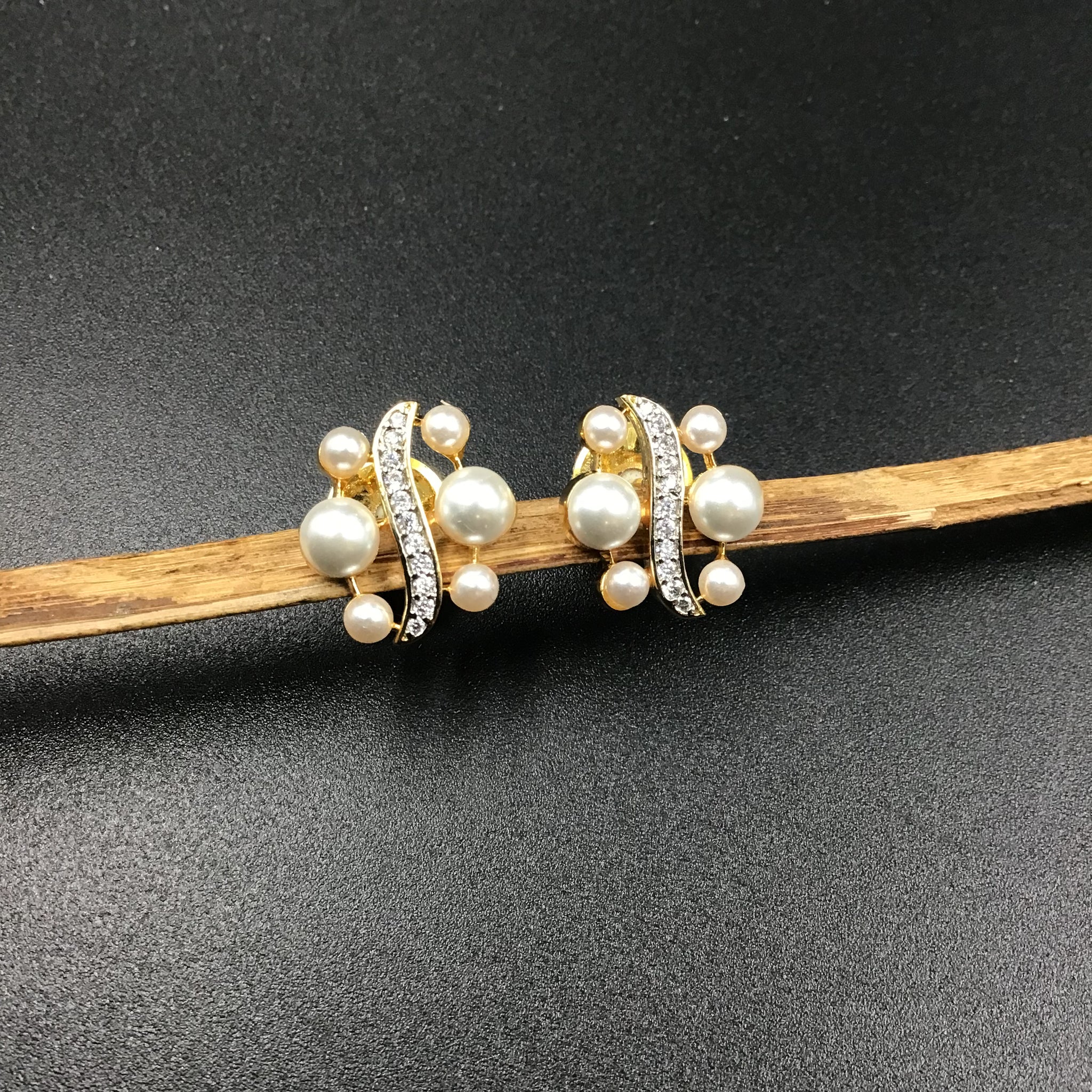 Tops/Studs Zircon/AD 3293-08 - Dazzles Jewellery
