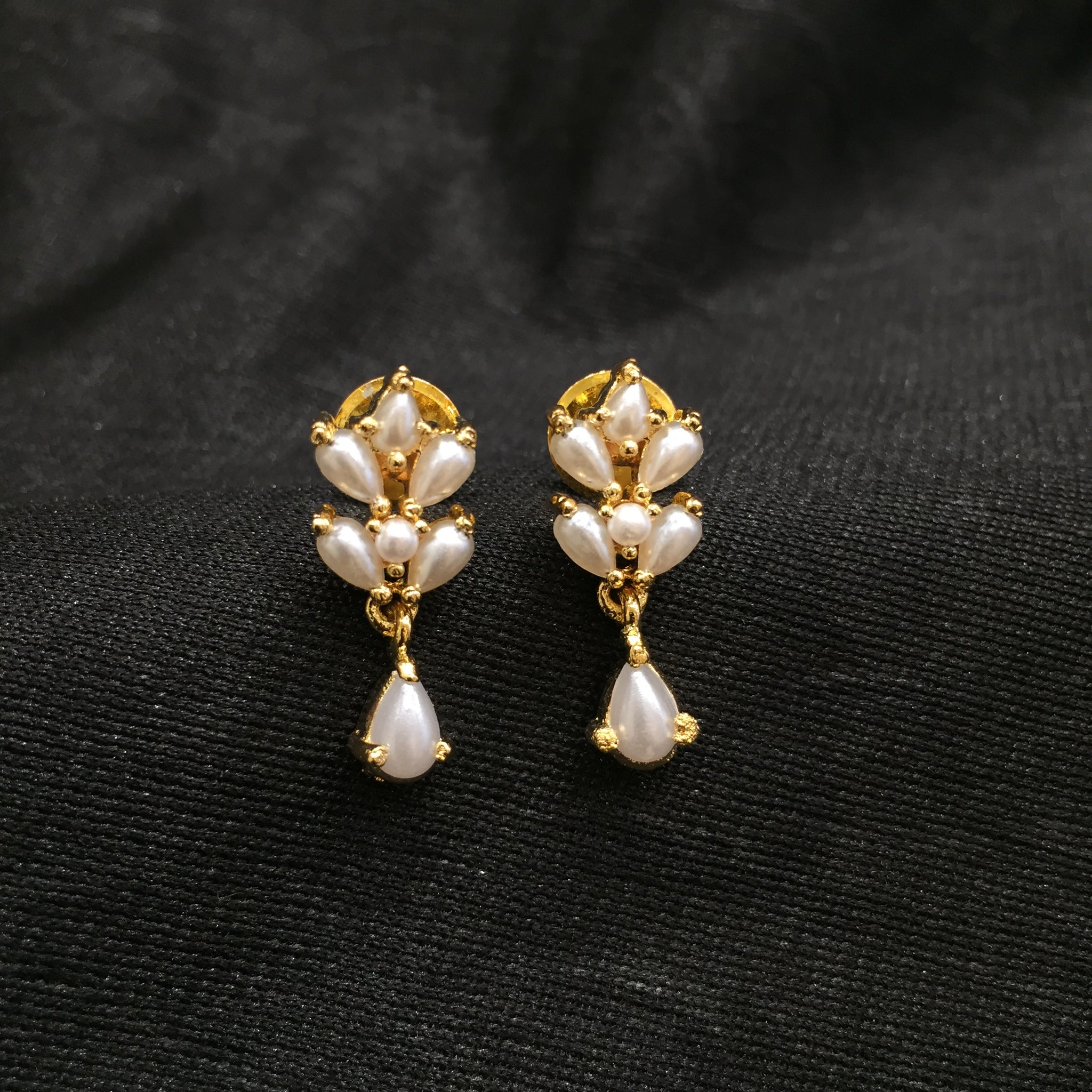 Tops/Studs Jadau Earring 5975-65 - Dazzles Jewellery