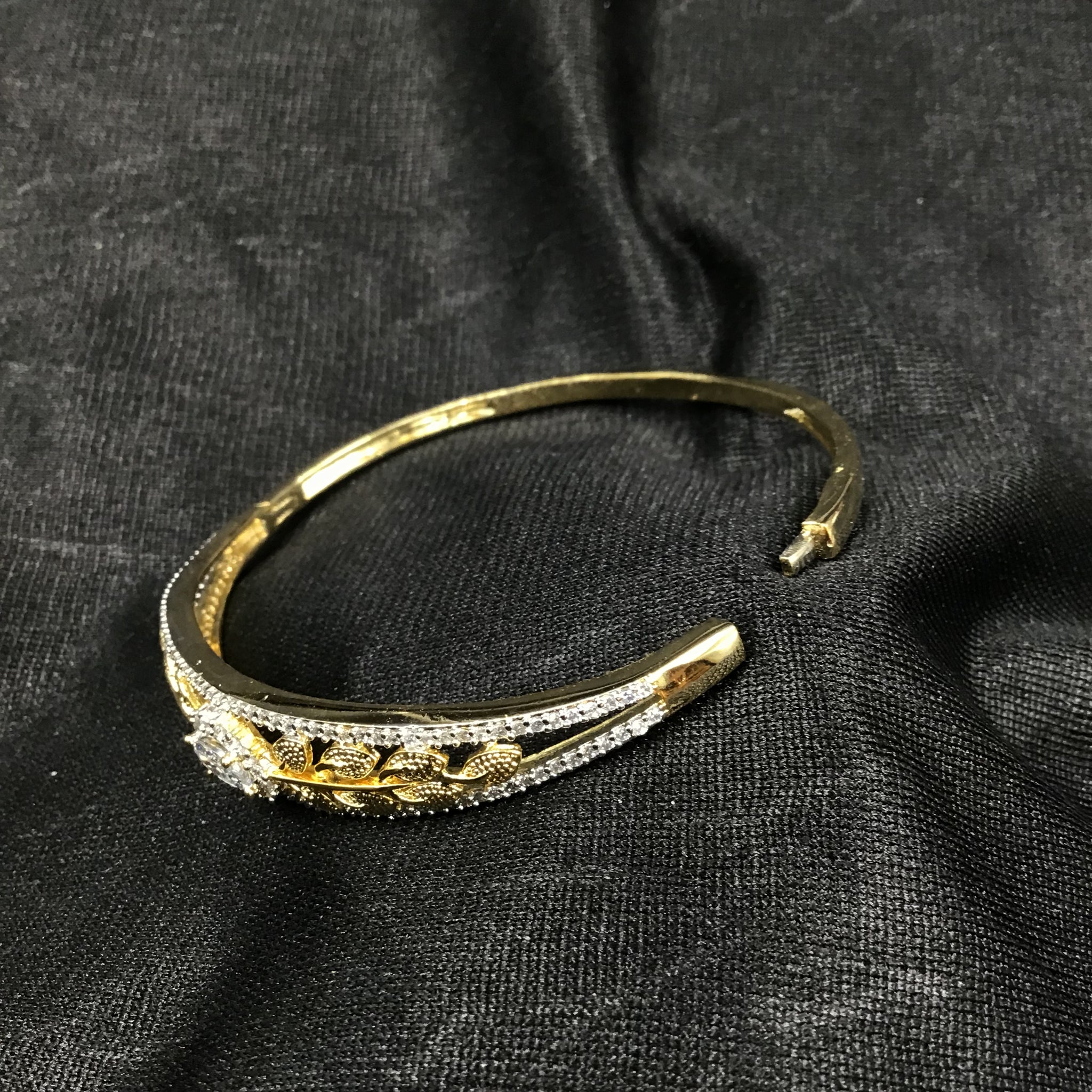 Openable Zircon/AD Bracelet 3251-11 - Dazzles Jewellery