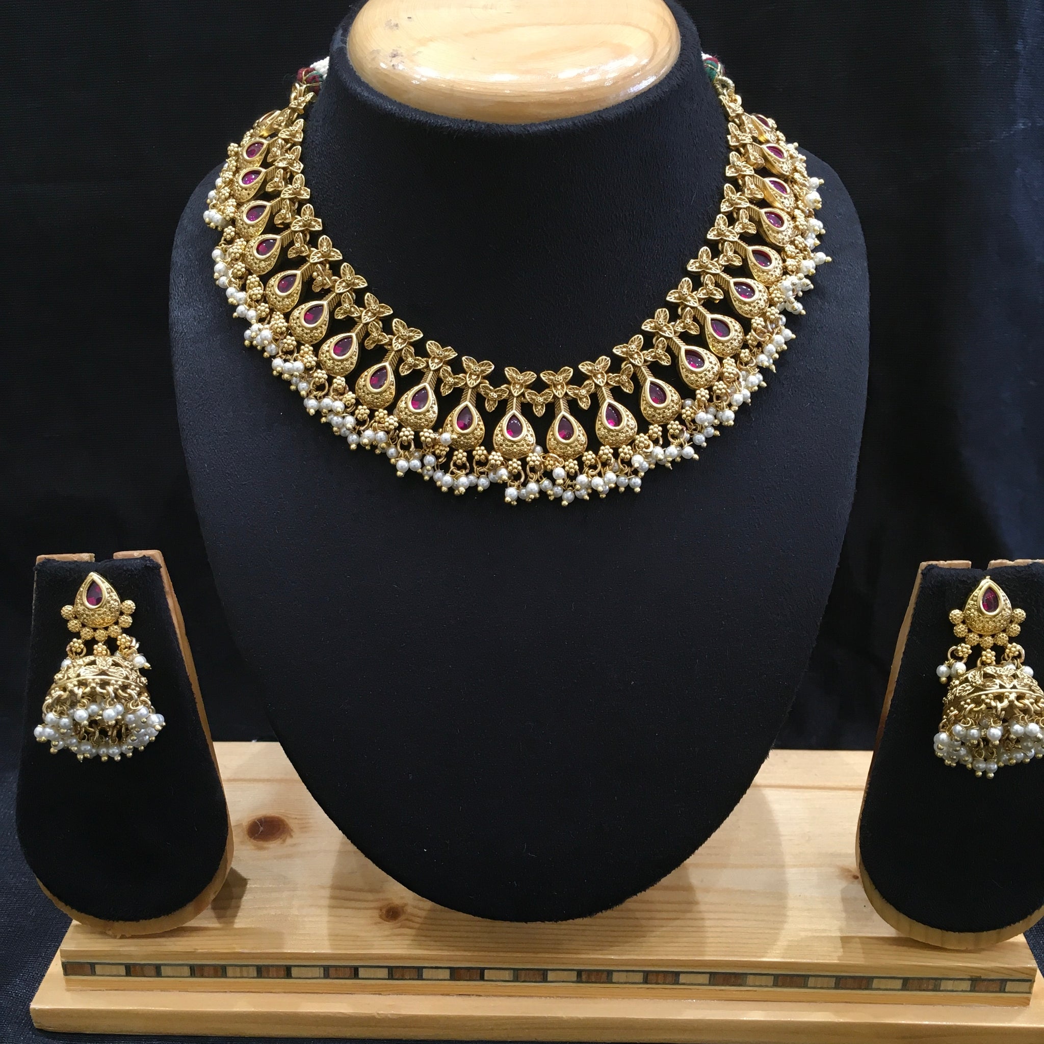Round Neck Antique Necklace Set 5857-28 - Dazzles Jewellery