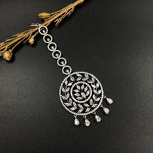 Zircon/AD Maang Tikka 3304-08 - Dazzles Jewellery