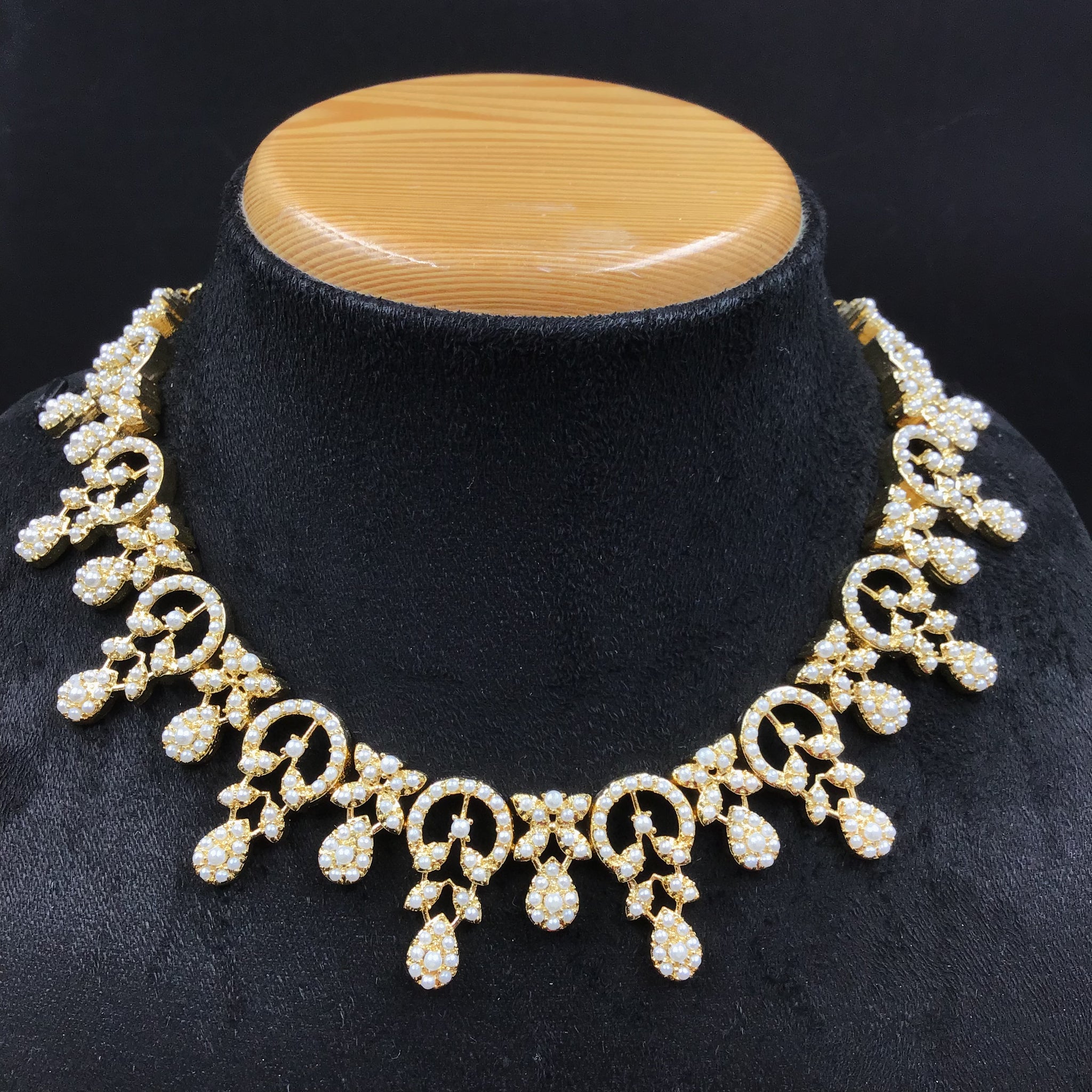 Round Neck Jadau Necklace Set 5990-65 - Dazzles Jewellery