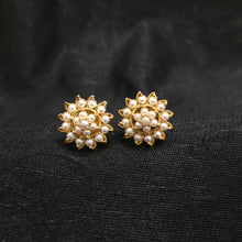 Tops/Studs Jadau Earring 5977-65 - Dazzles Jewellery