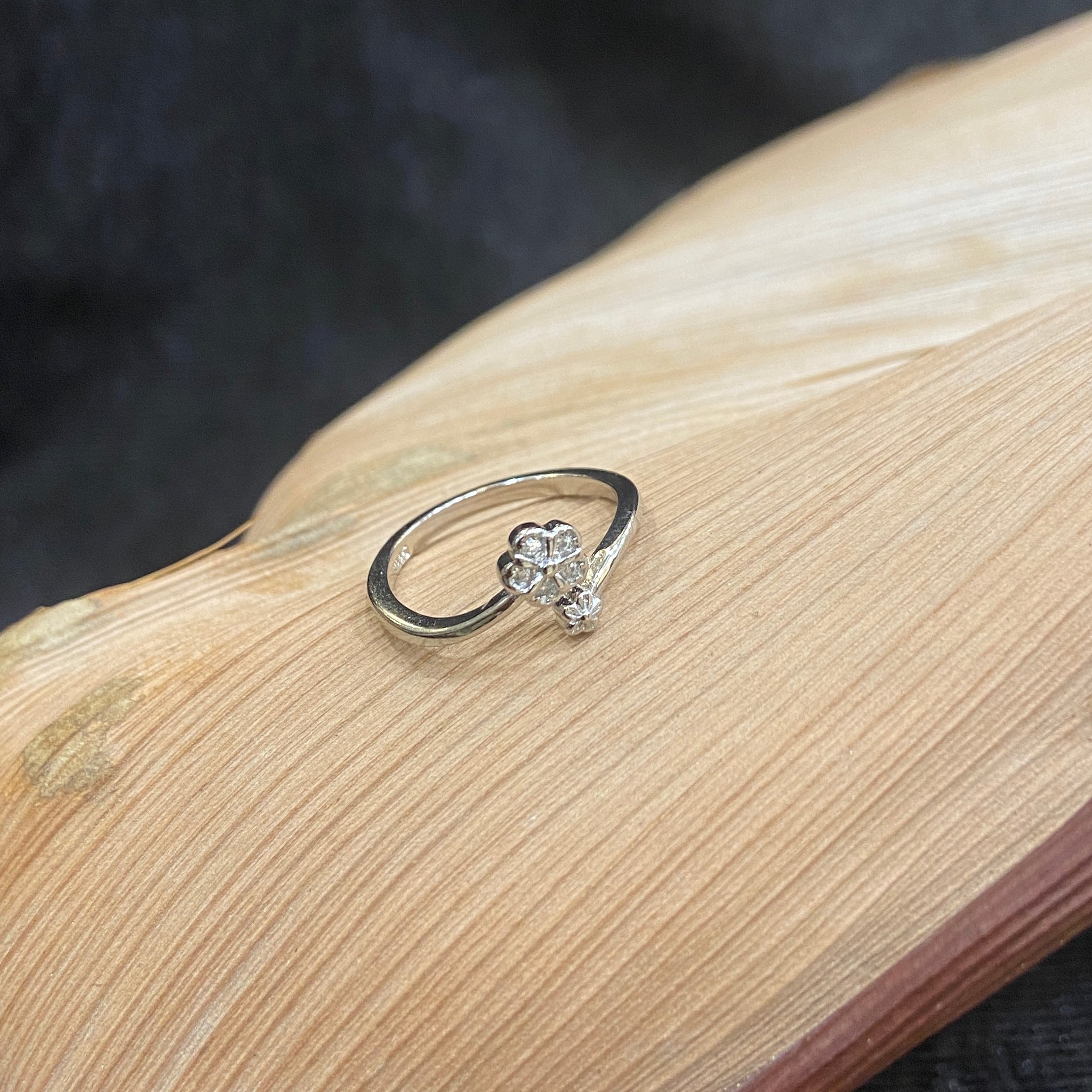 Silver Ring 1761-75 - Dazzles Jewellery