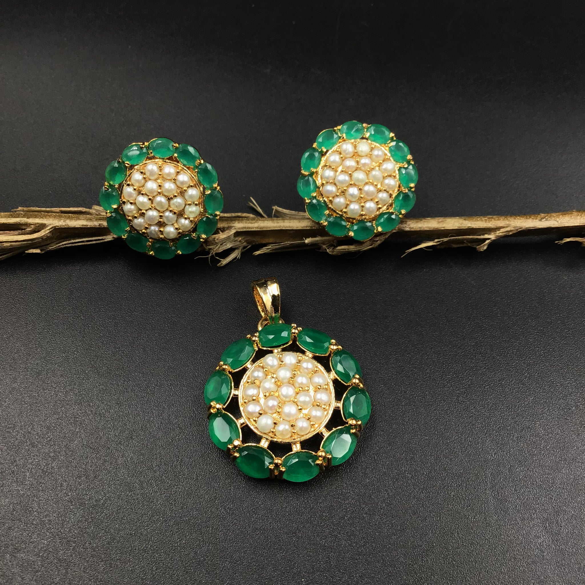 Green Jadau Pendant Set - Dazzles Jewellery