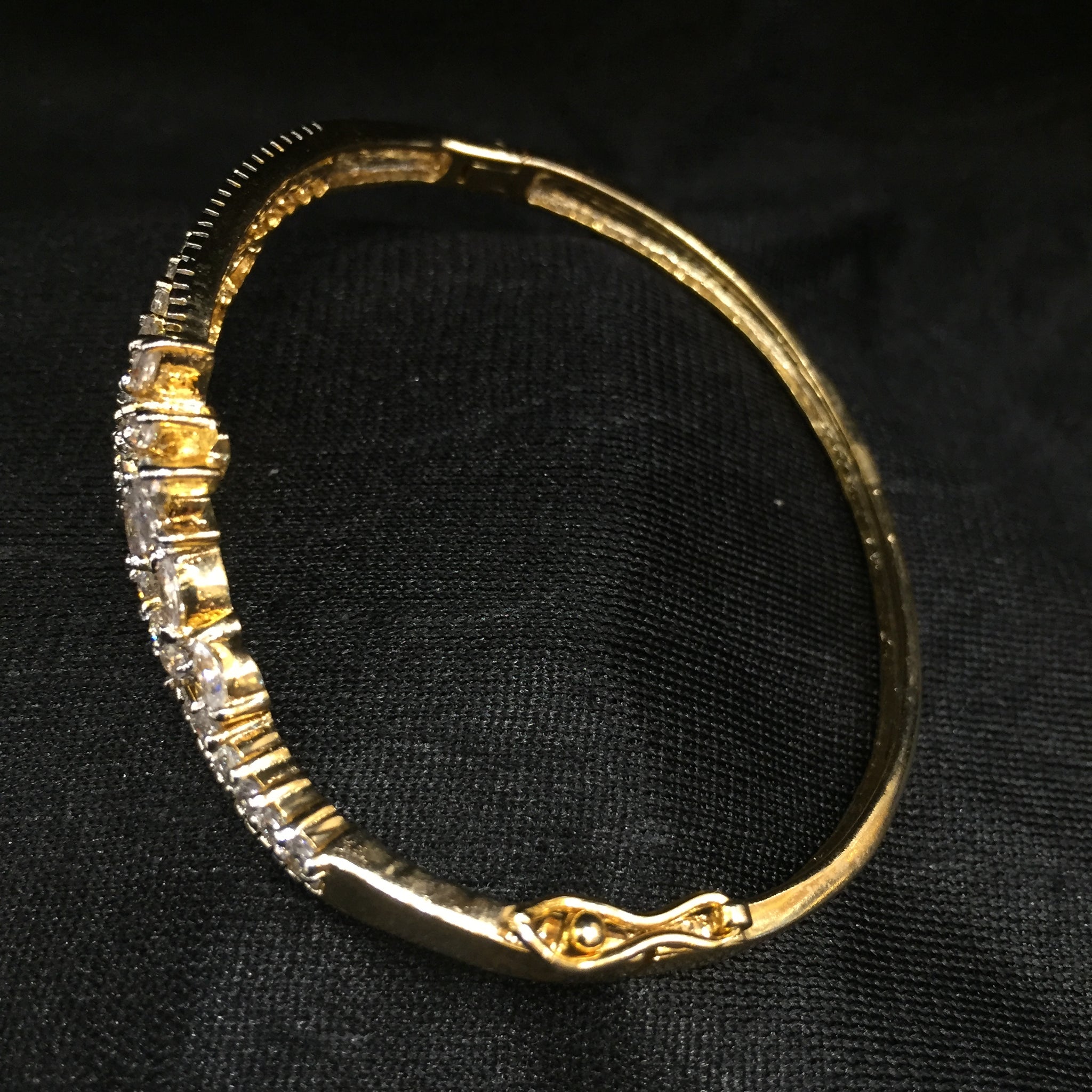 White Bracelet - Dazzles Jewellery