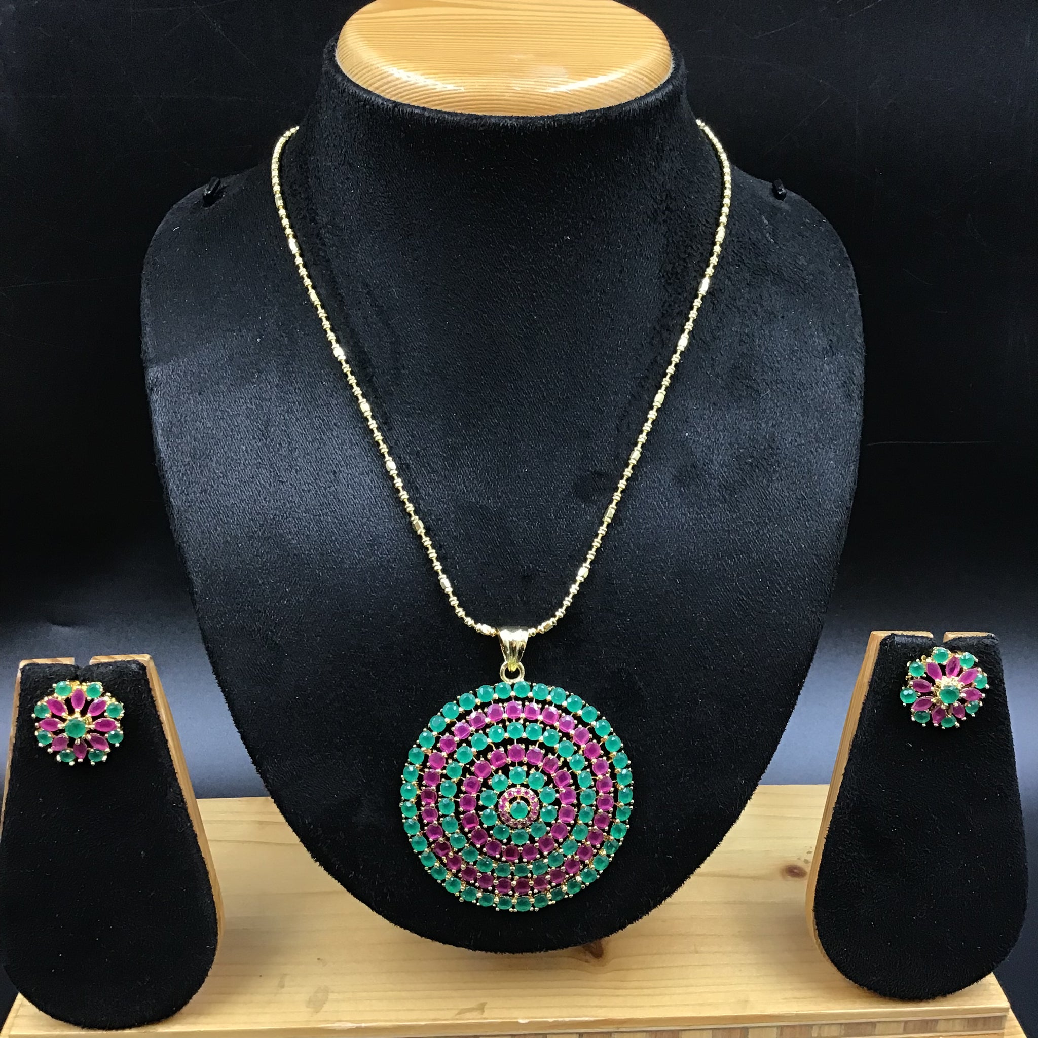 Ruby Green Jadau Pendant Set - Dazzles Jewellery