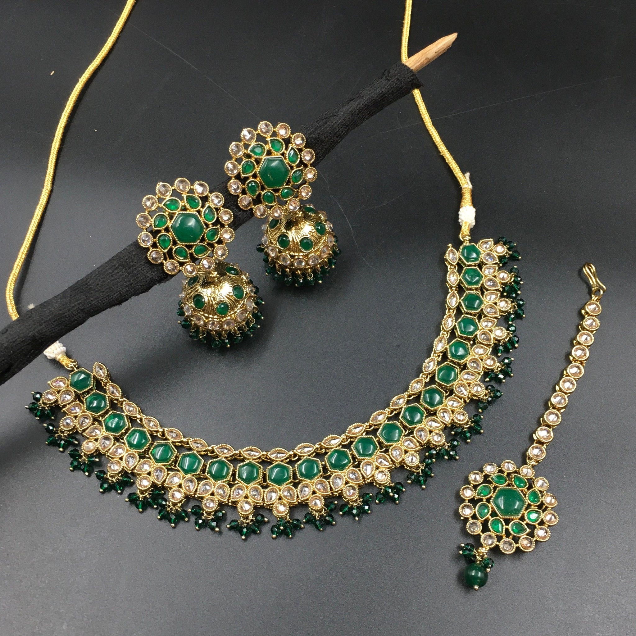 Round Neck Antique Necklace Set 4646-33 - Dazzles Jewellery