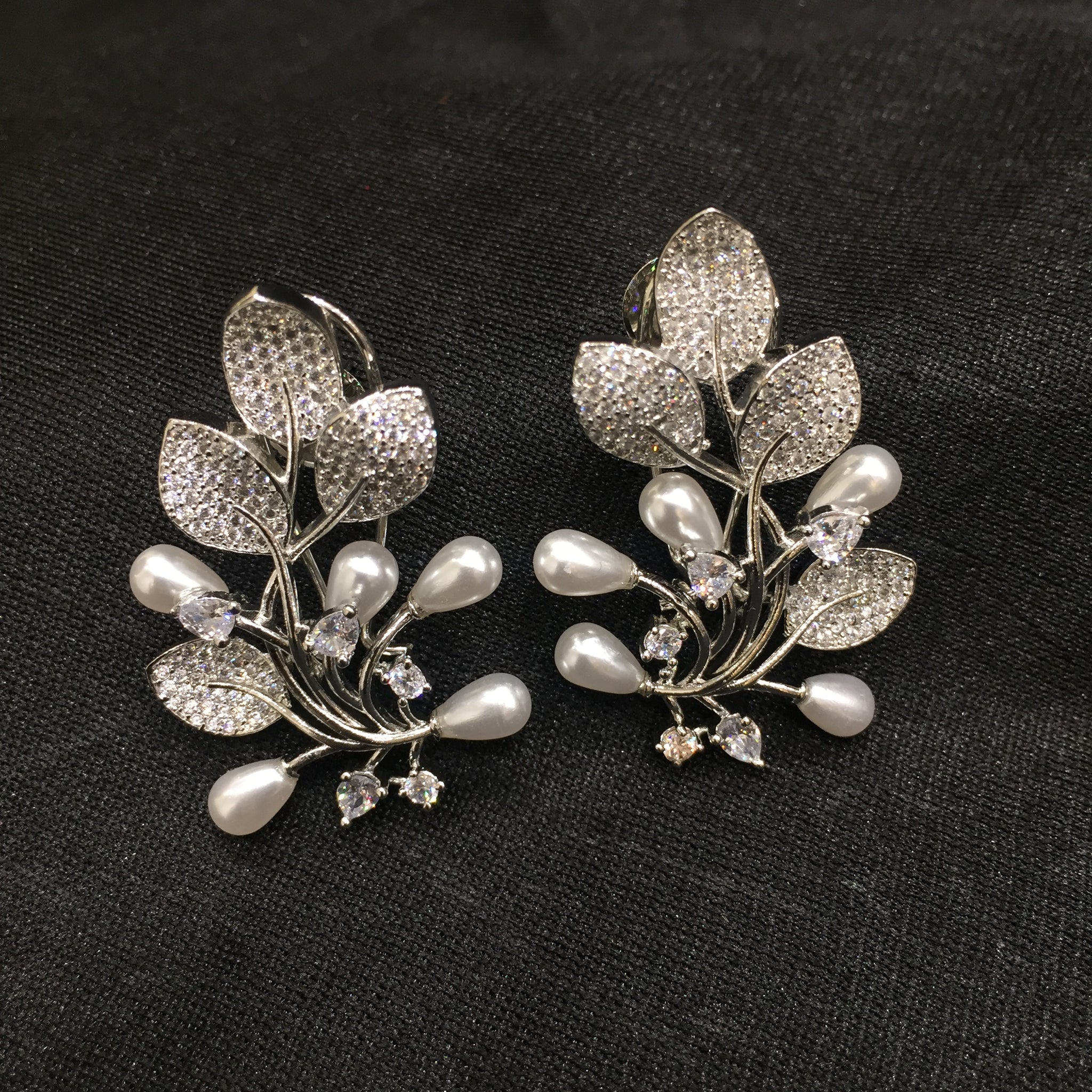 Tops/Studs Zircon/AD Earring 5922-69 - Dazzles Jewellery