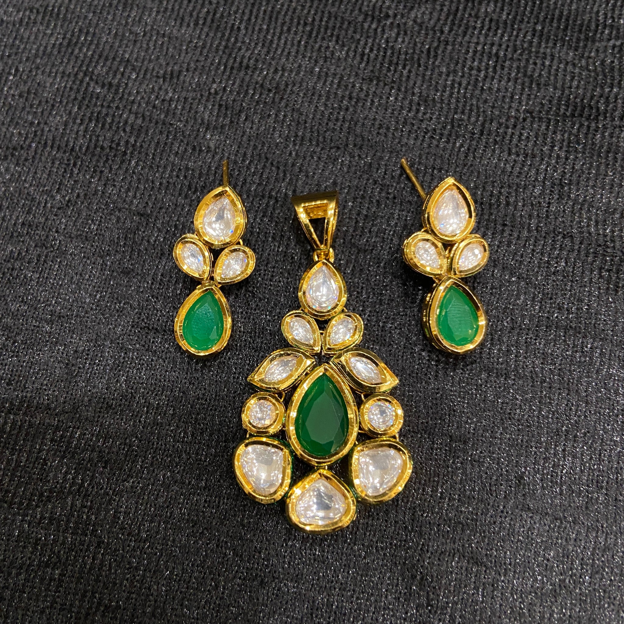 Kundan Pendant Set 1553-28 - Dazzles Jewellery