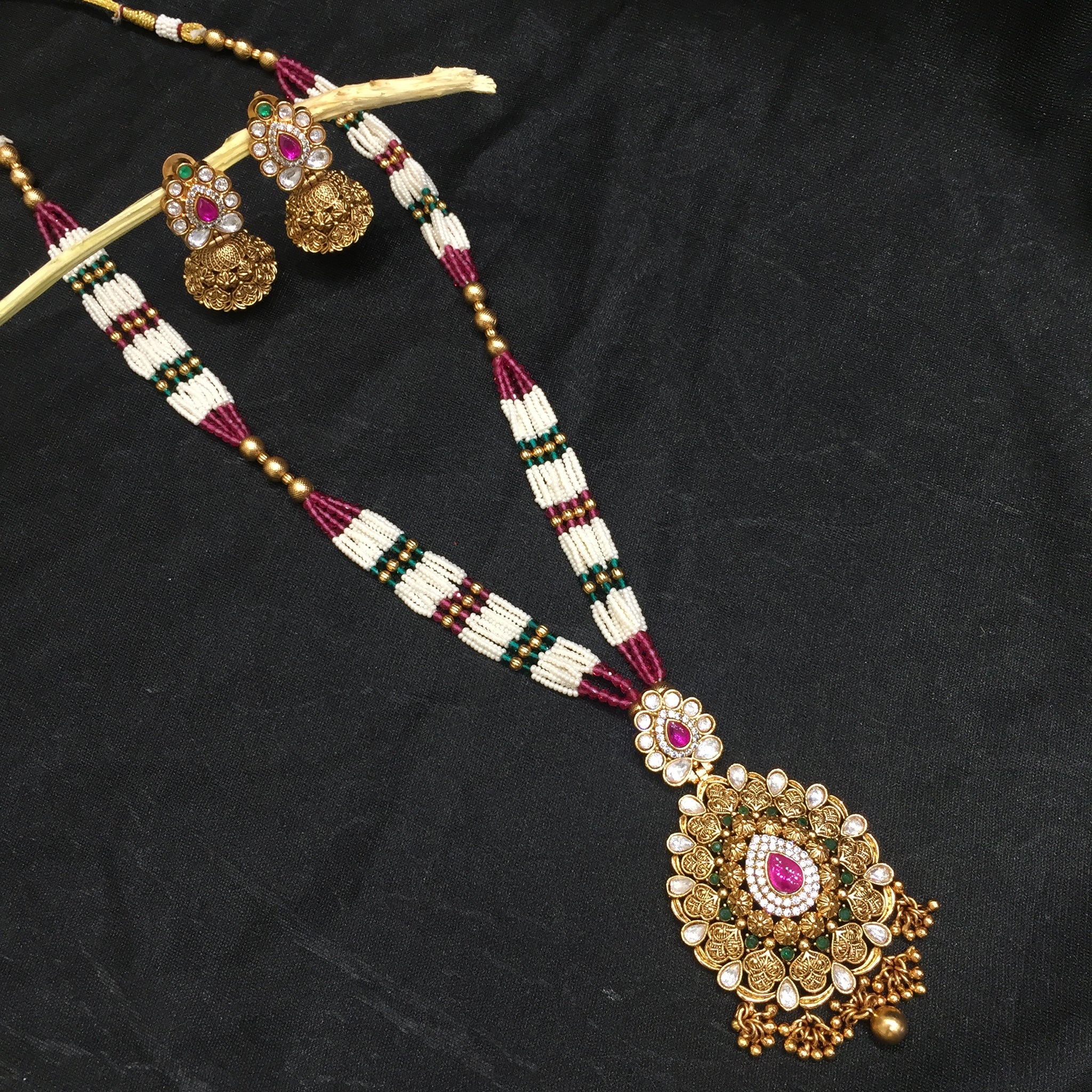 Medium Antique Pendant Set 5855-28 - Dazzles Jewellery