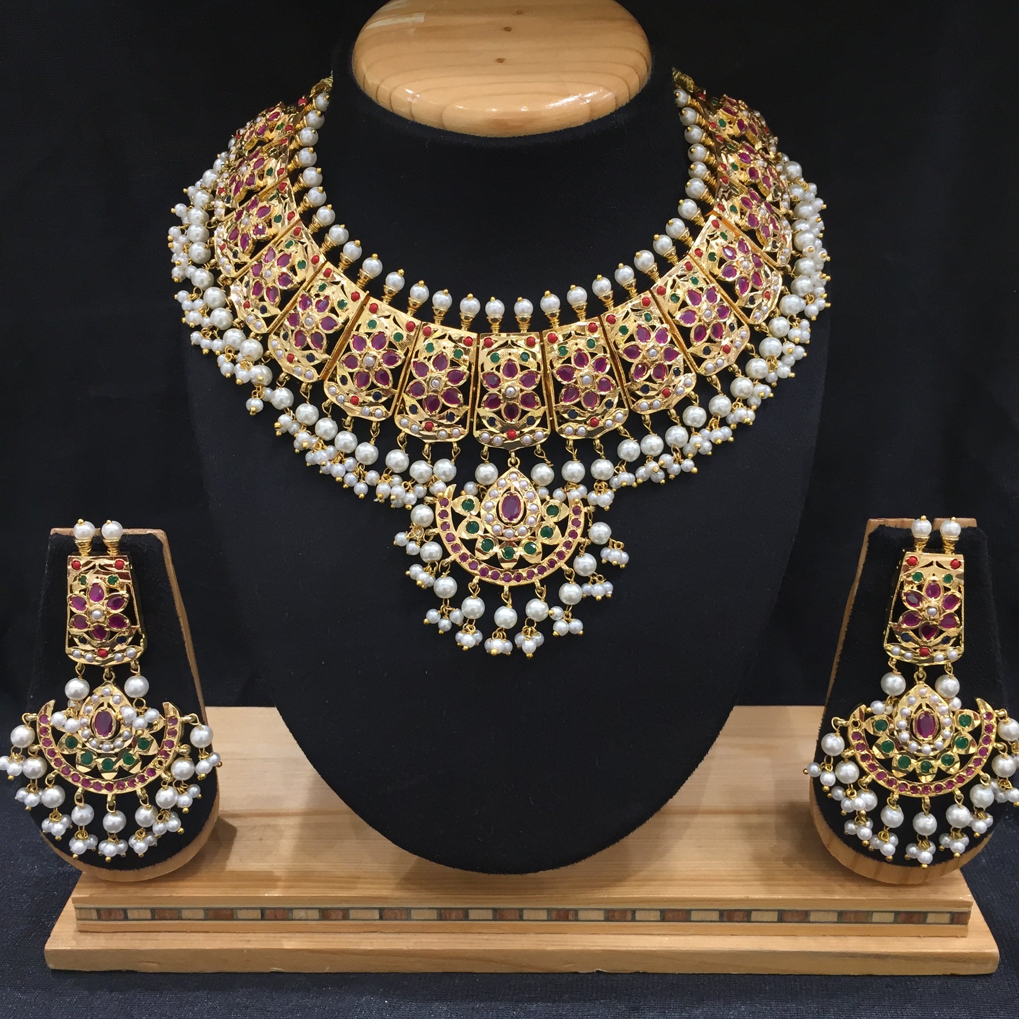 Round Neck Jadau Necklace Set 5631-65 - Dazzles Jewellery